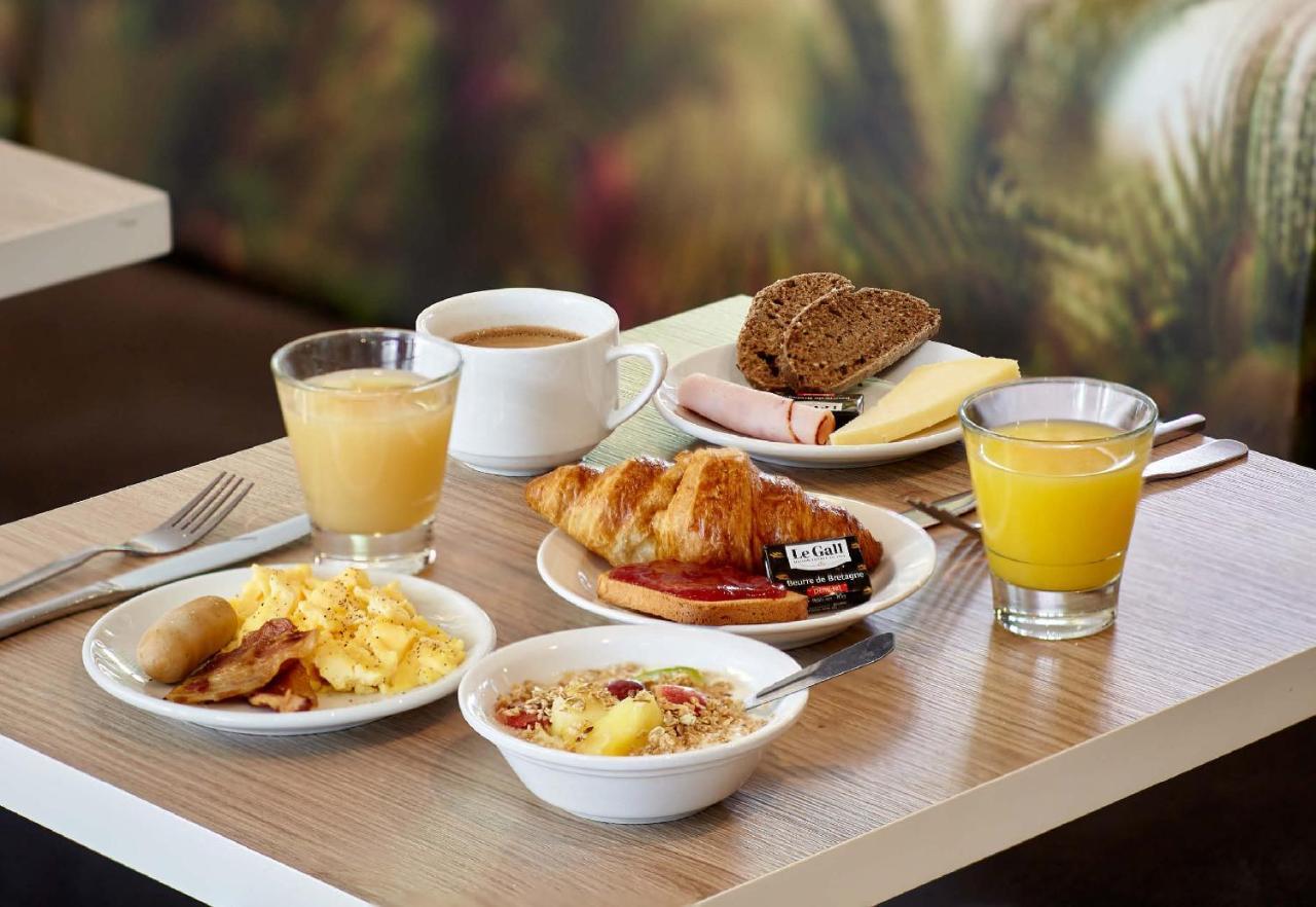 B&B Hotel Massieux Genay Экстерьер фото